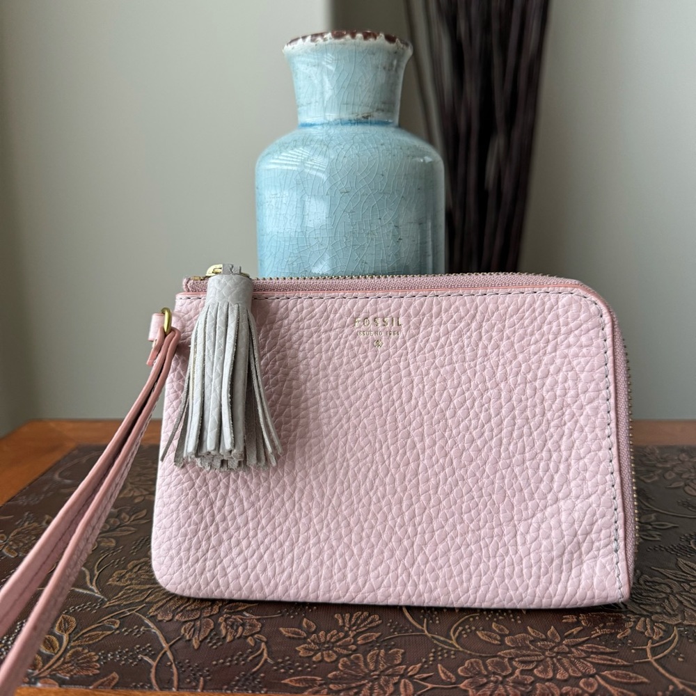 Fossil Pebbled Leather Zip Around Tara Wristlet Wallet with Tassel Dusty Rose